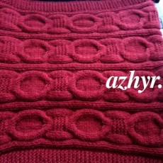 Красный снуд спицами с узором косы (1)