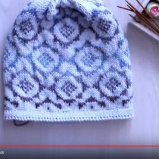 Шапка с жаккардовым узором спицами
